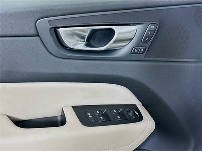 2026 Volvo XC60 Plus