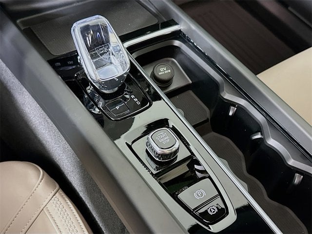 2026 Volvo XC60 Plus