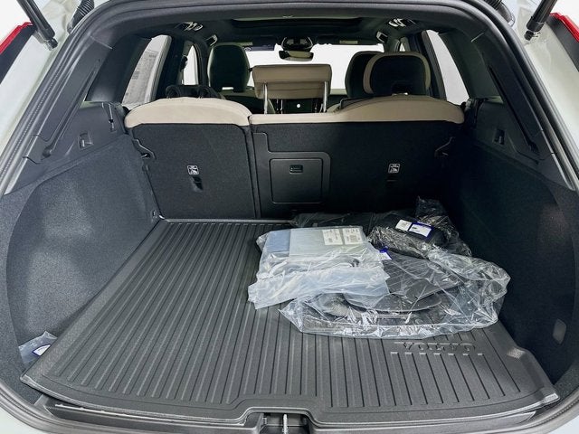 2026 Volvo XC60 Plus