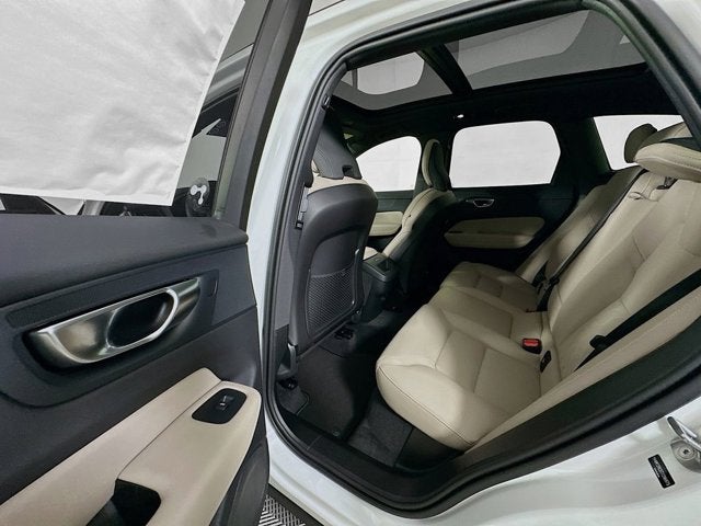 2026 Volvo XC60 Plus