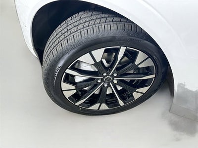 2026 Volvo XC60 Plus