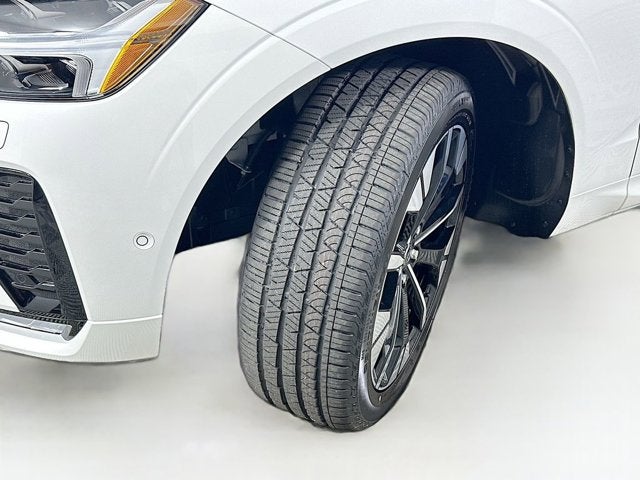 2026 Volvo XC60 Plus