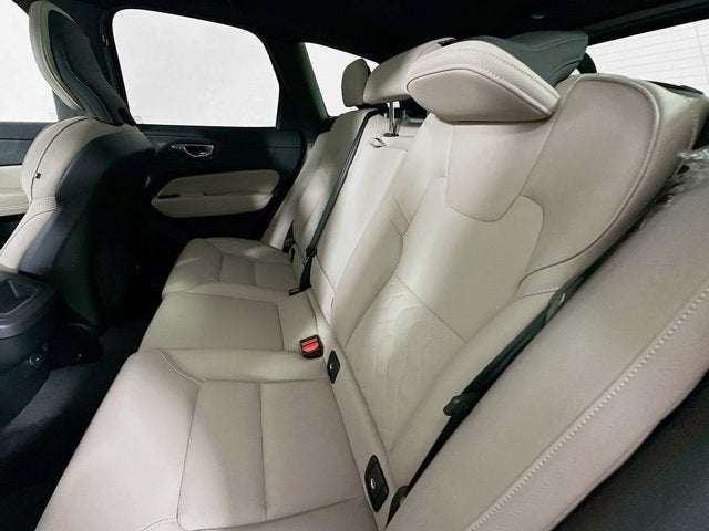 2026 Volvo XC60 Plus