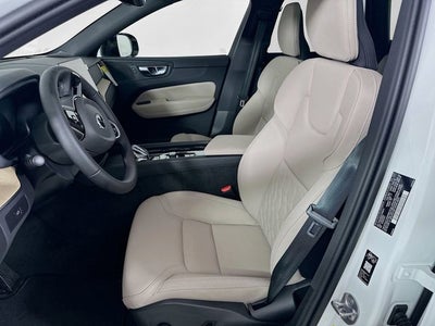 2026 Volvo XC60 Plus