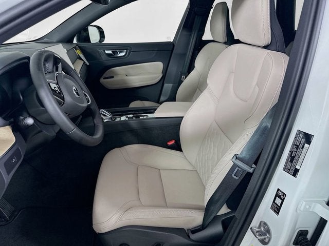 2026 Volvo XC60 Plus