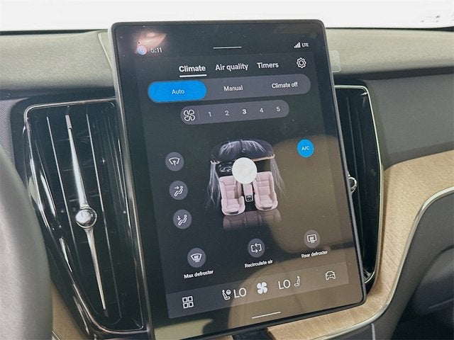 2026 Volvo XC60 Plus