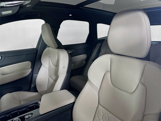 2026 Volvo XC60 Plus