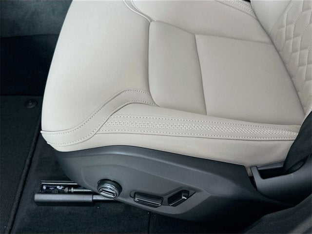 2026 Volvo XC60 Plus