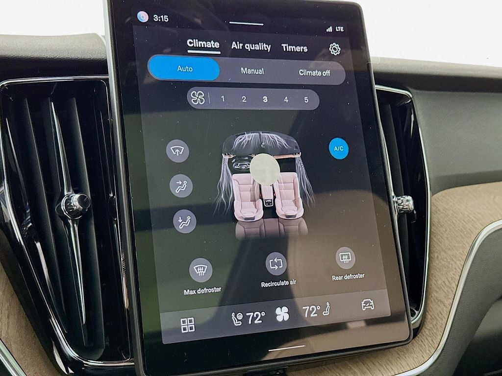 2026 Volvo XC60 B5 Plus