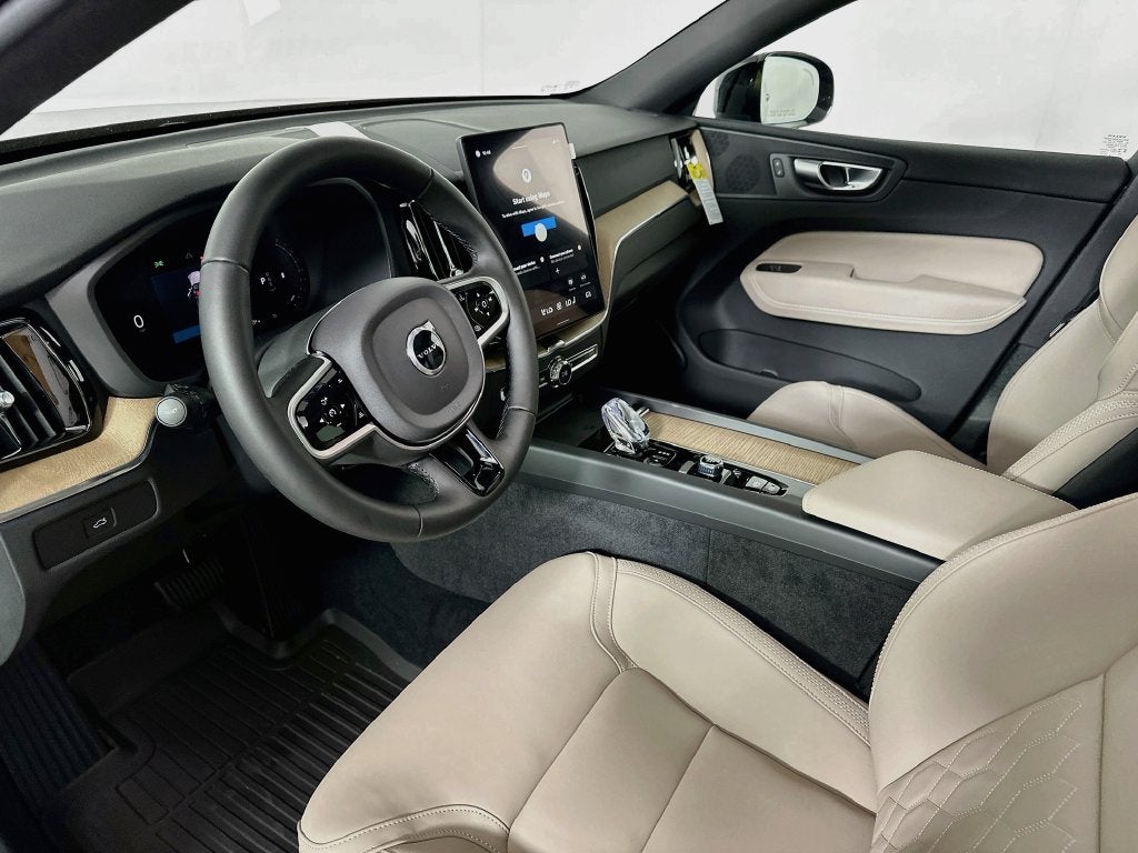 2026 Volvo XC60 B5 Plus