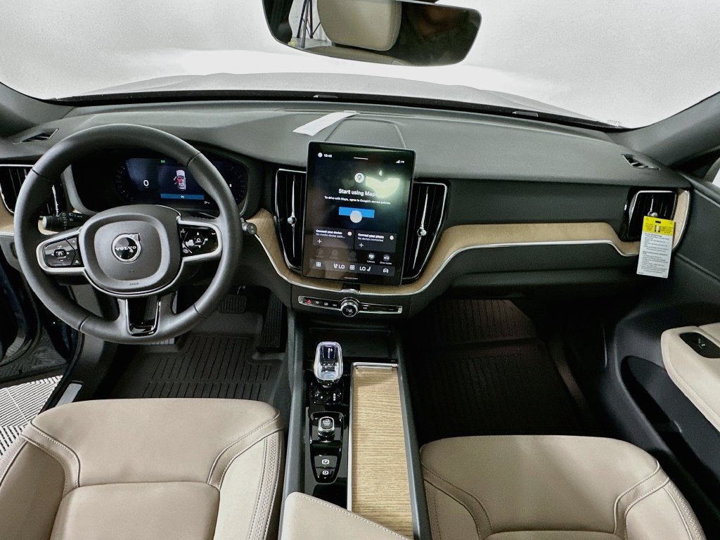2026 Volvo XC60 B5 Plus